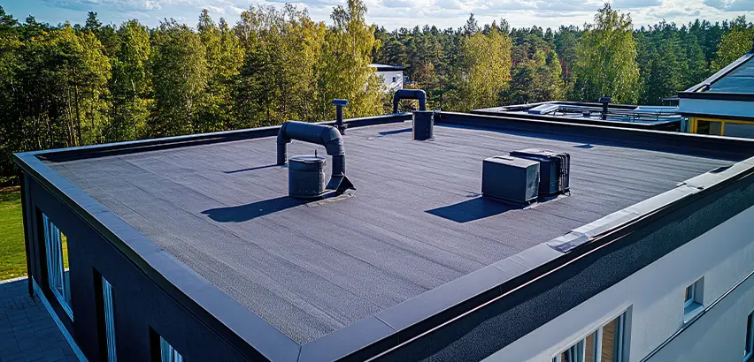 Professional Flat Roof Replacement Services in Cambridge, WI